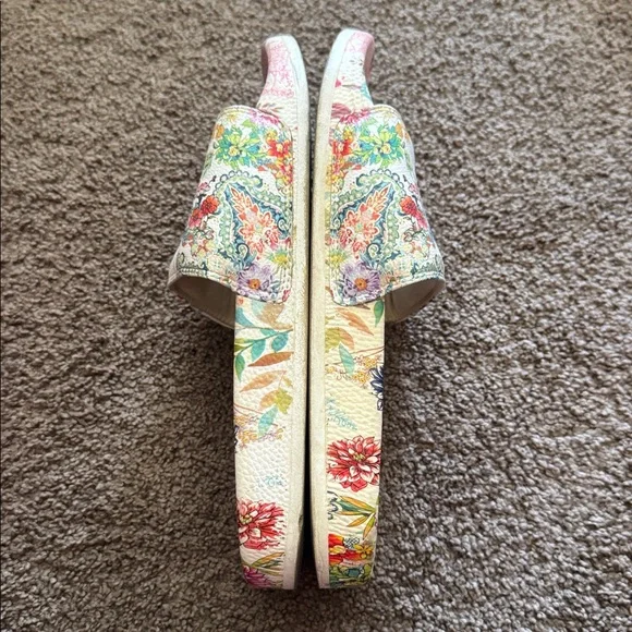 Johnny Was Pool Slides - Picture 4 of 5